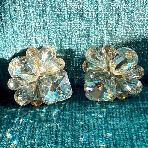 Vintage Jewelry - Vintage Large Clear Crystal Stone Clip On Earrings